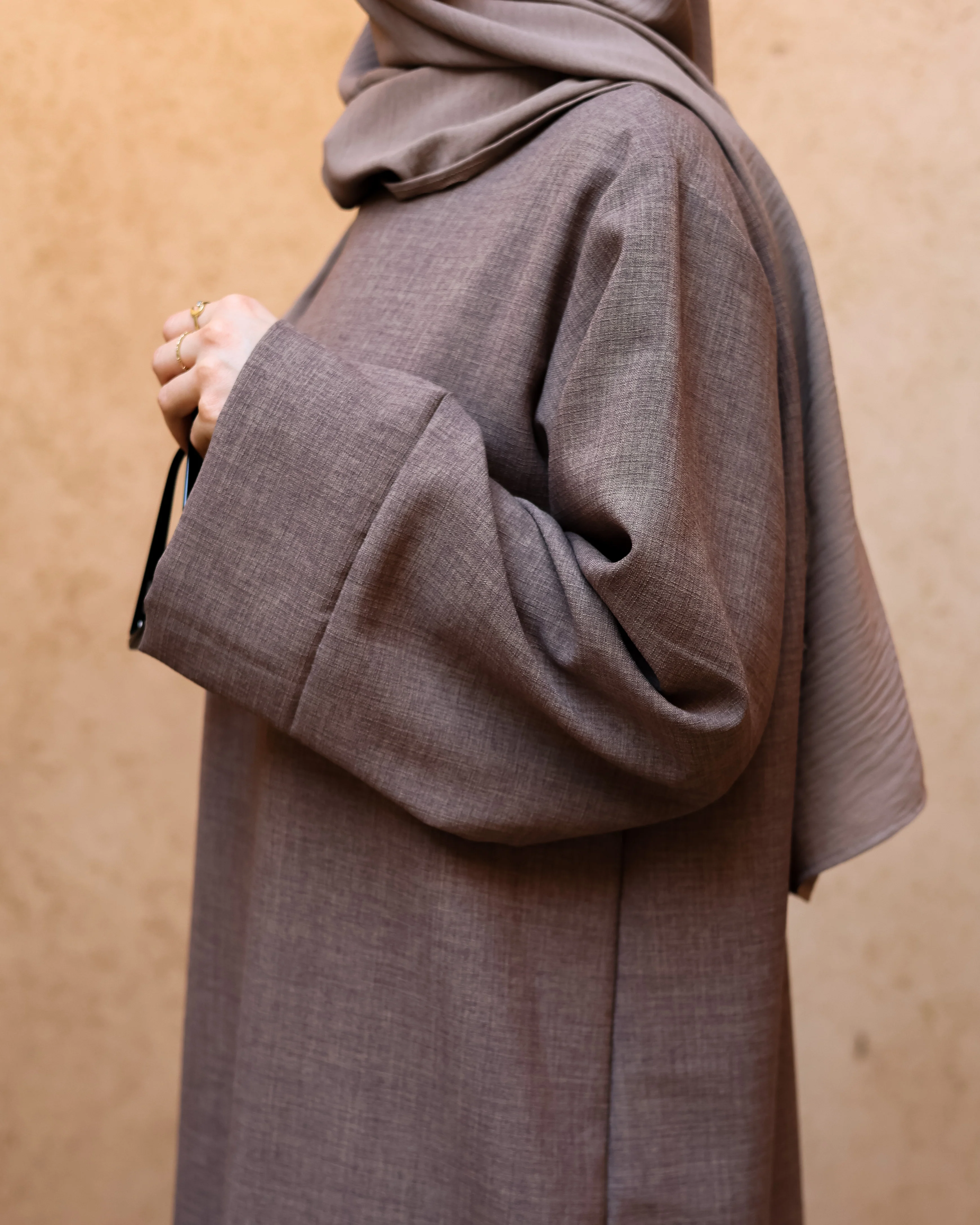 Basic Abaya Leinenoptik TAUPE - Image 4