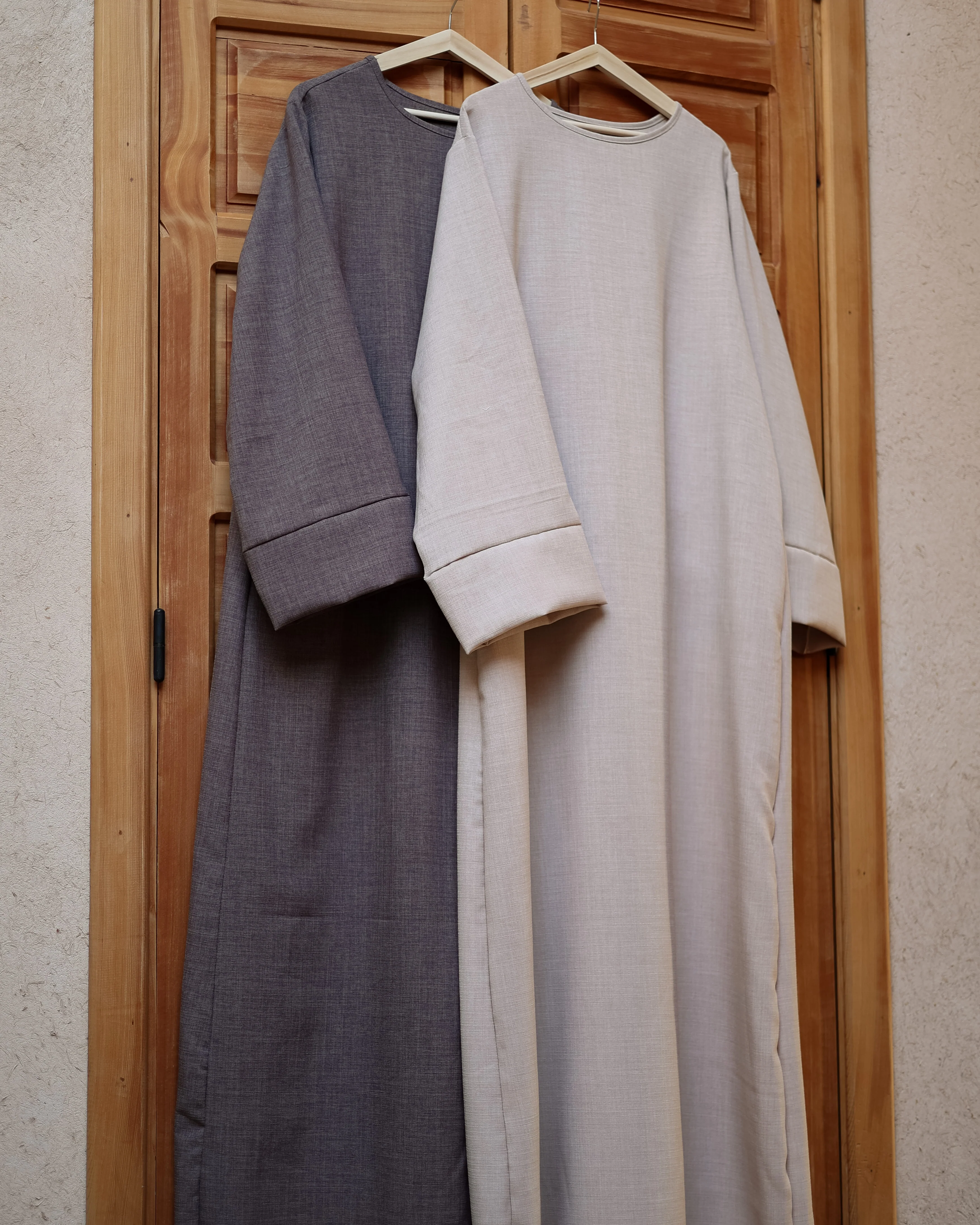 Basic Abaya Leinenoptik TAUPE - Image 5